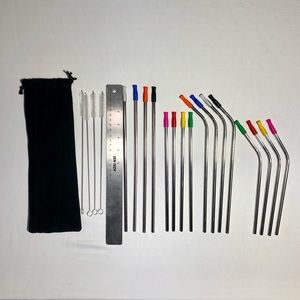 Silicone tipped stainless steel drinking straws.